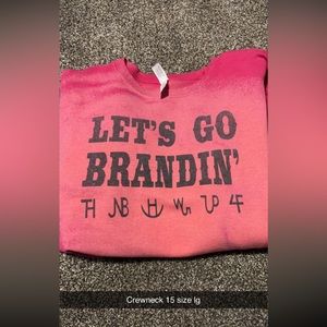 Having a closet clean out.. shipping for shirts 5$ and shipping for jeans 10$